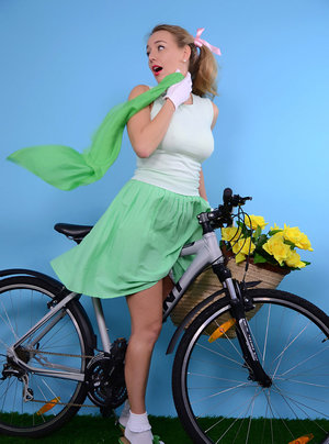 18 year old cutie Riley Reid taking cumshot on face from long penis